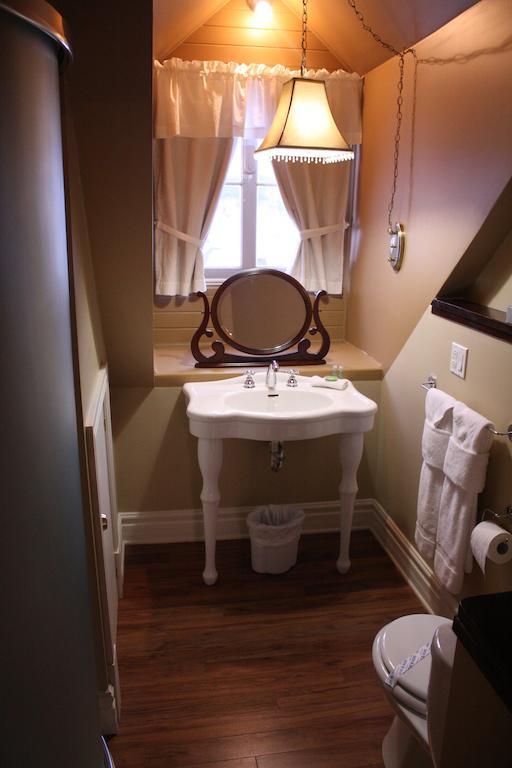 Auberge Chateau Lamontagne Sainte Anne des Monts Room photo