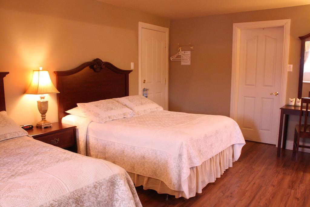 Auberge Chateau Lamontagne Sainte Anne des Monts Room photo