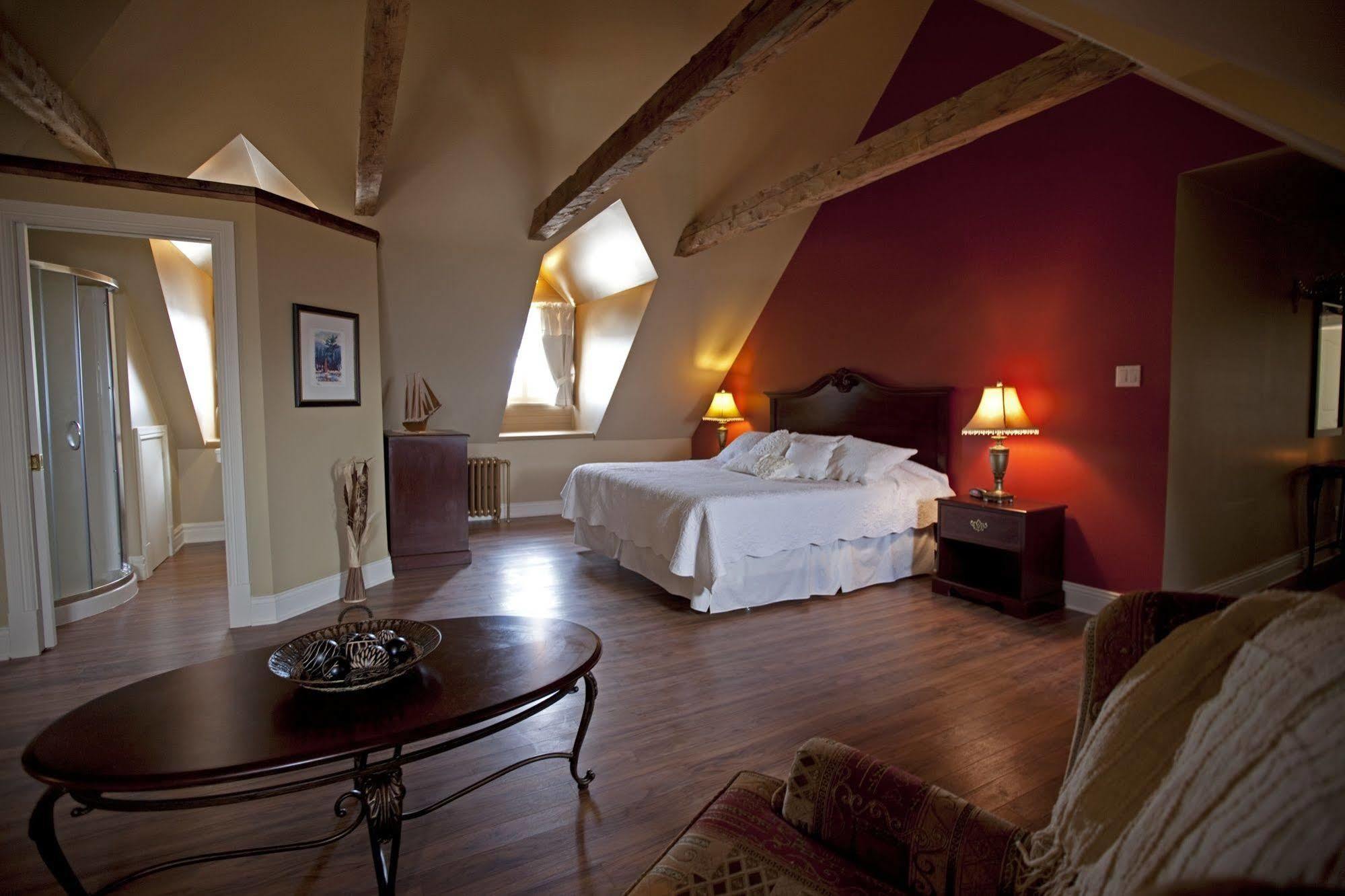 Auberge Chateau Lamontagne Sainte Anne des Monts Exterior photo